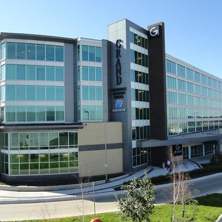 The Grand Winnipeg Airport Hotel By Lakeview Exterior photo