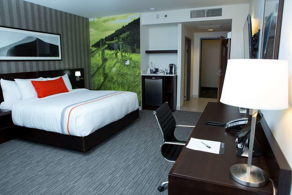 The Grand Winnipeg Airport Hotel By Lakeview Room photo