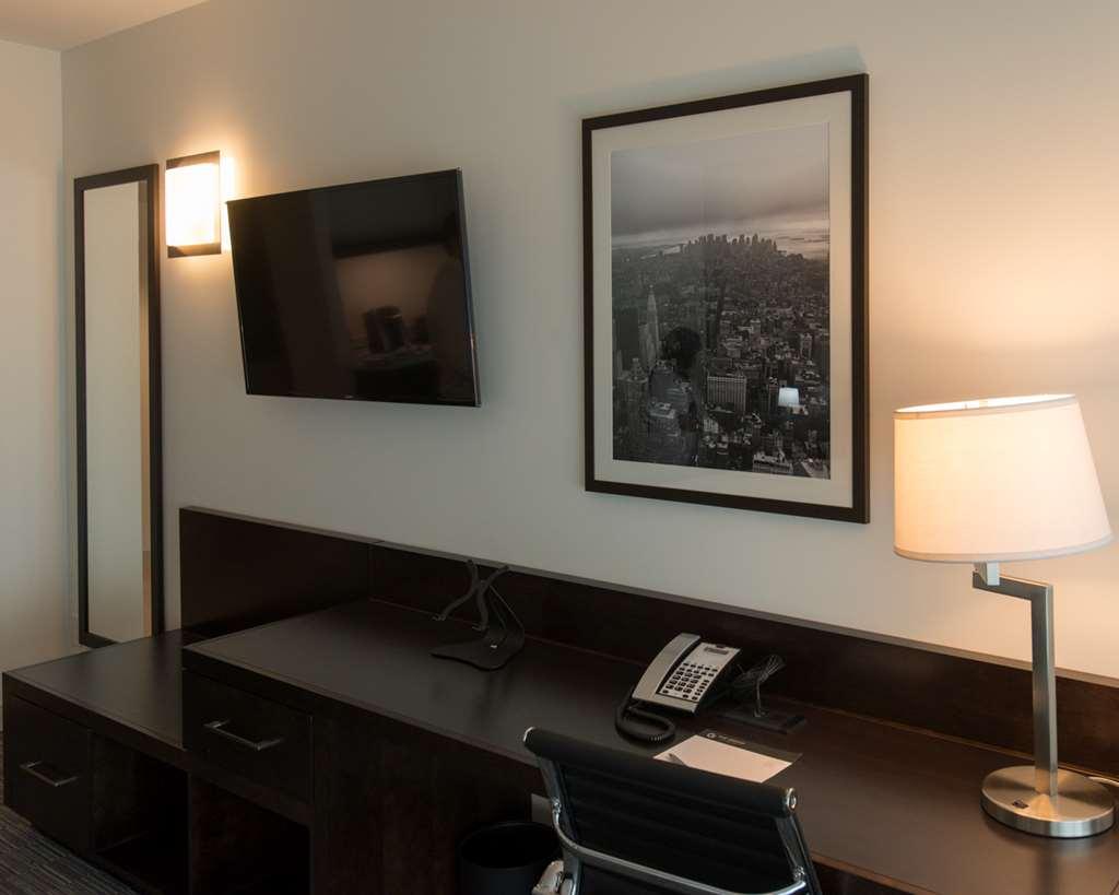 The Grand Winnipeg Airport Hotel By Lakeview Room photo